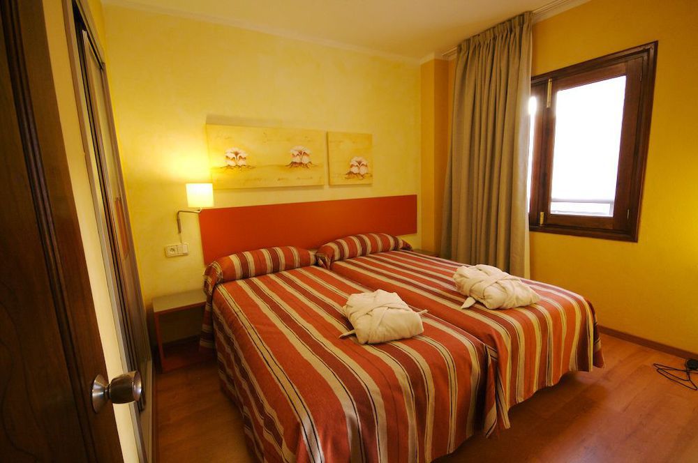 Apartamentos Parot Quality Santa Eularia des Riu Exterior photo
