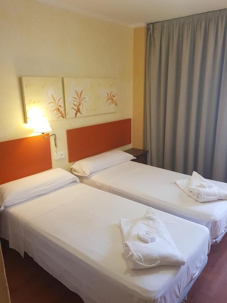 Apartamentos Parot Quality Santa Eularia des Riu Exterior photo